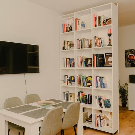 Studio Flat In Heart Of Tirana Exteriör bild