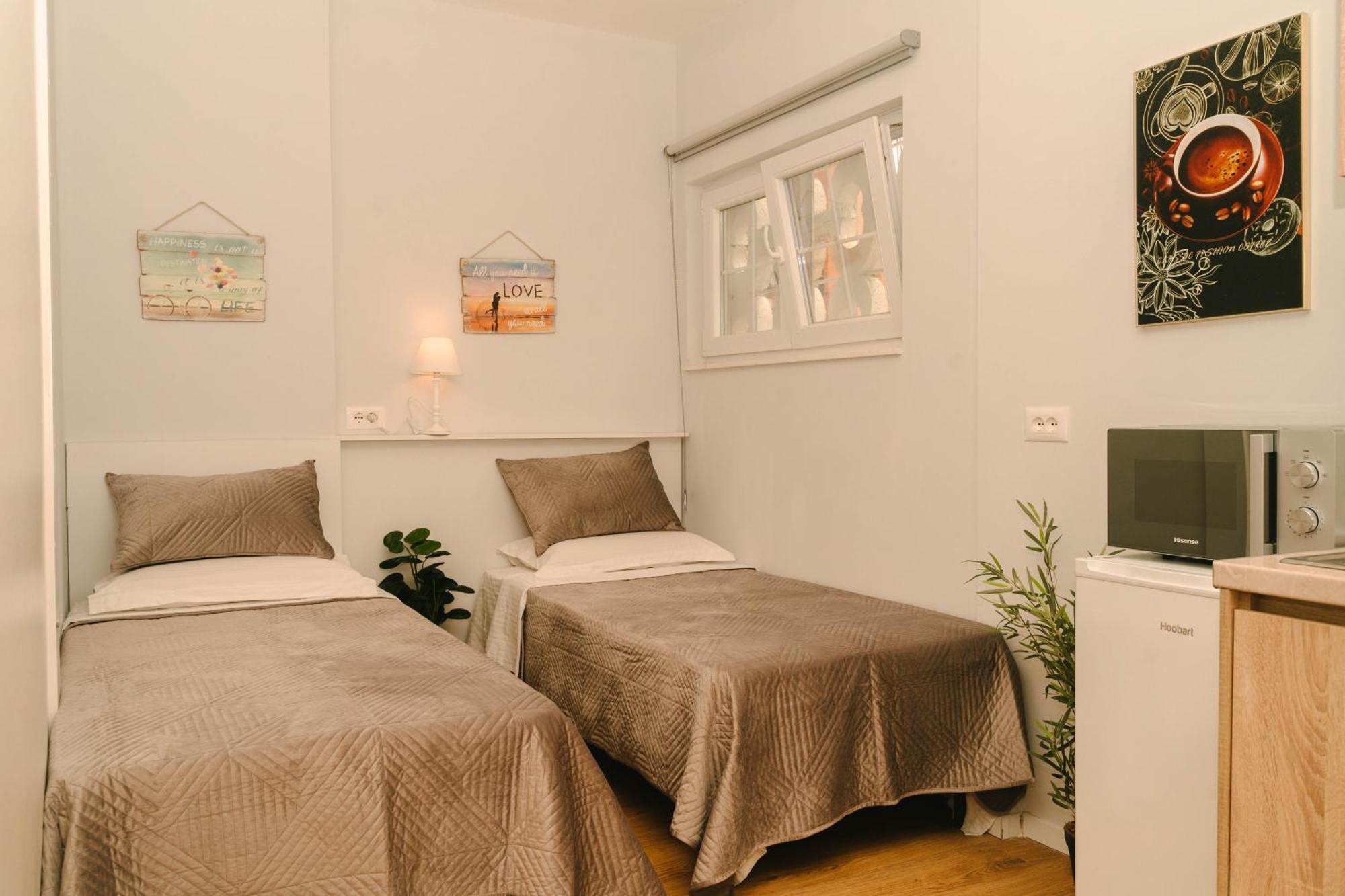 Studio Flat In Heart Of Tirana Exteriör bild