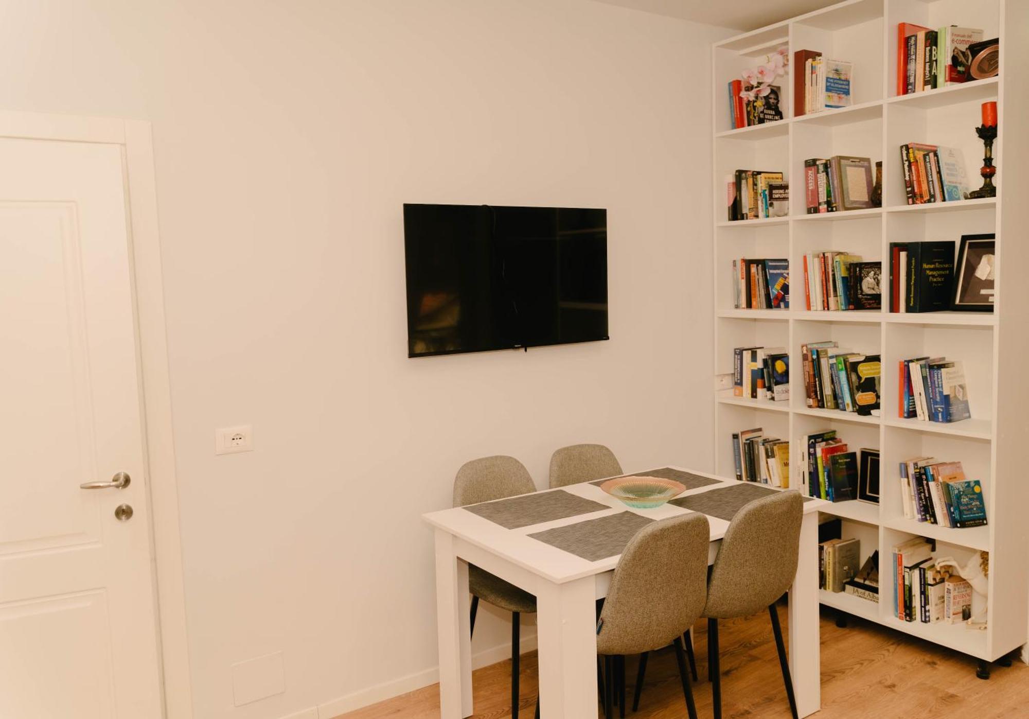 Studio Flat In Heart Of Tirana Exteriör bild