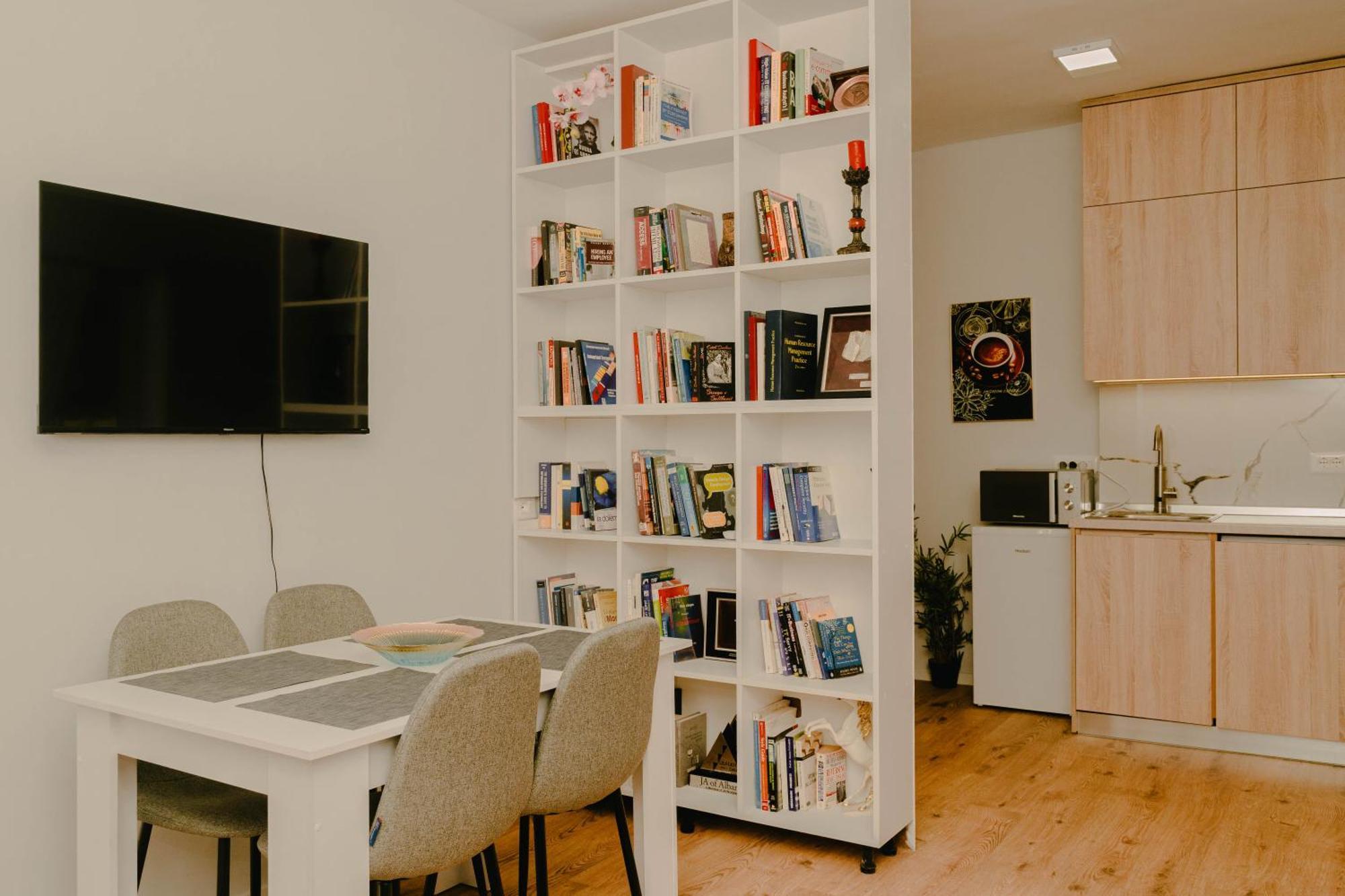Studio Flat In Heart Of Tirana Exteriör bild