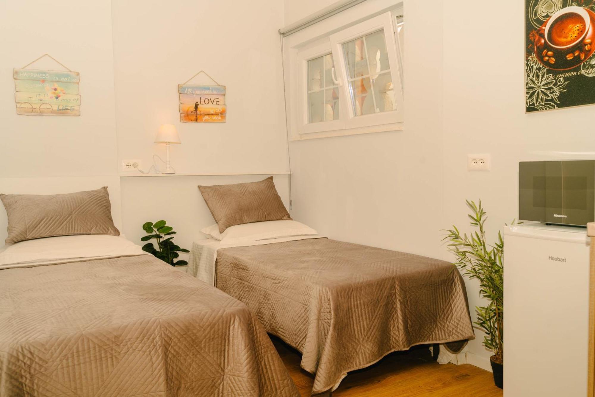 Studio Flat In Heart Of Tirana Exteriör bild