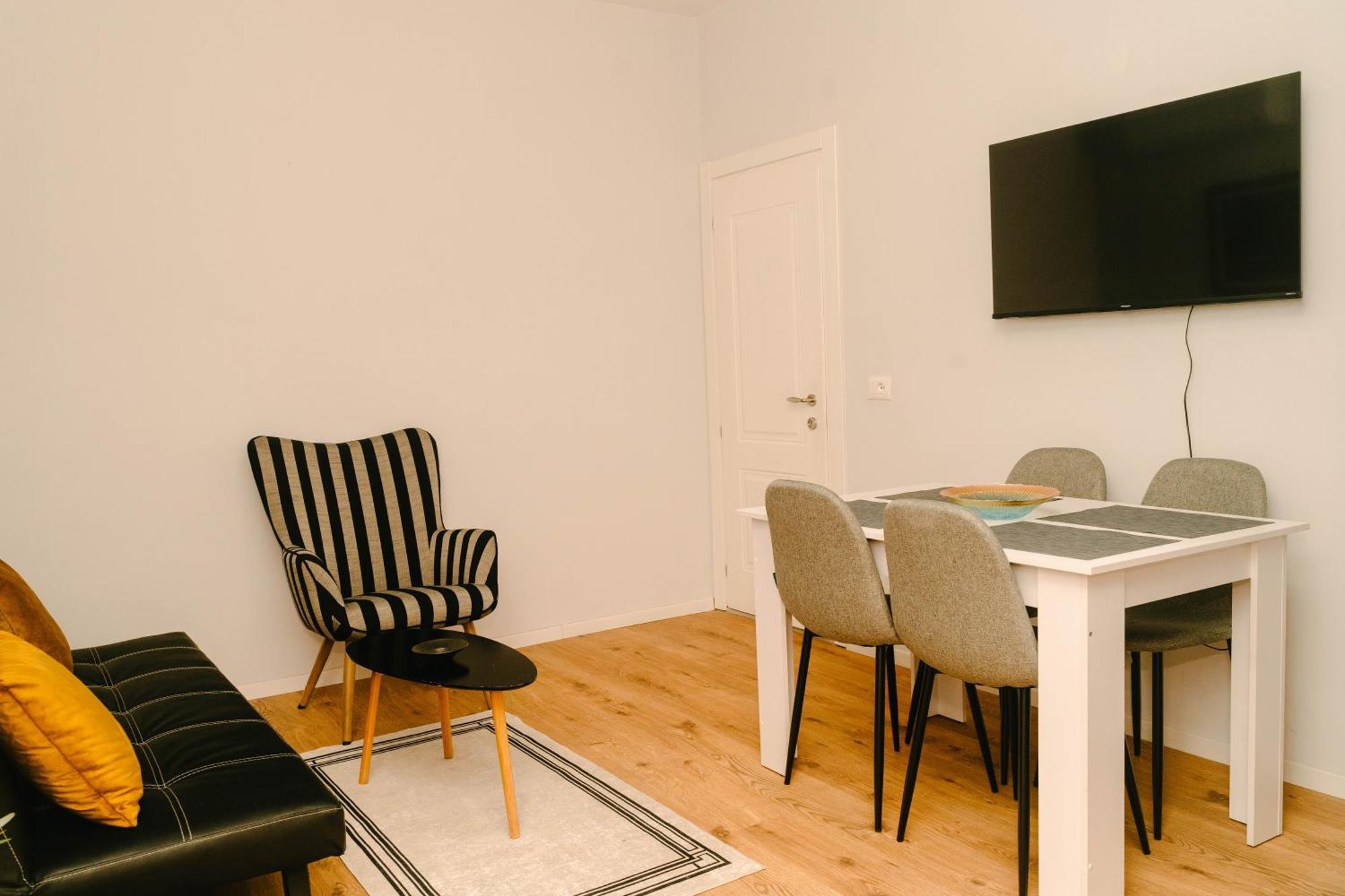Studio Flat In Heart Of Tirana Exteriör bild